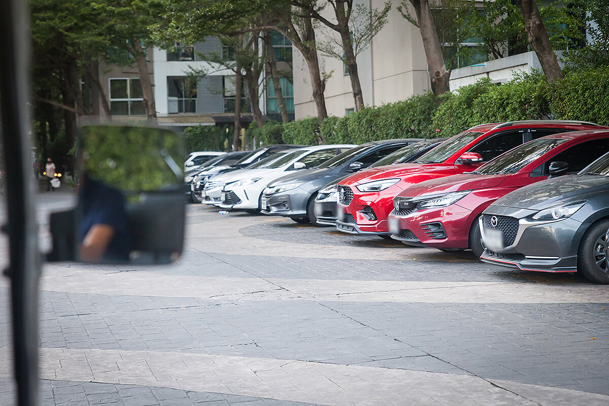 ที่จอดรถ คอนโด a space สุขุมวิท 77